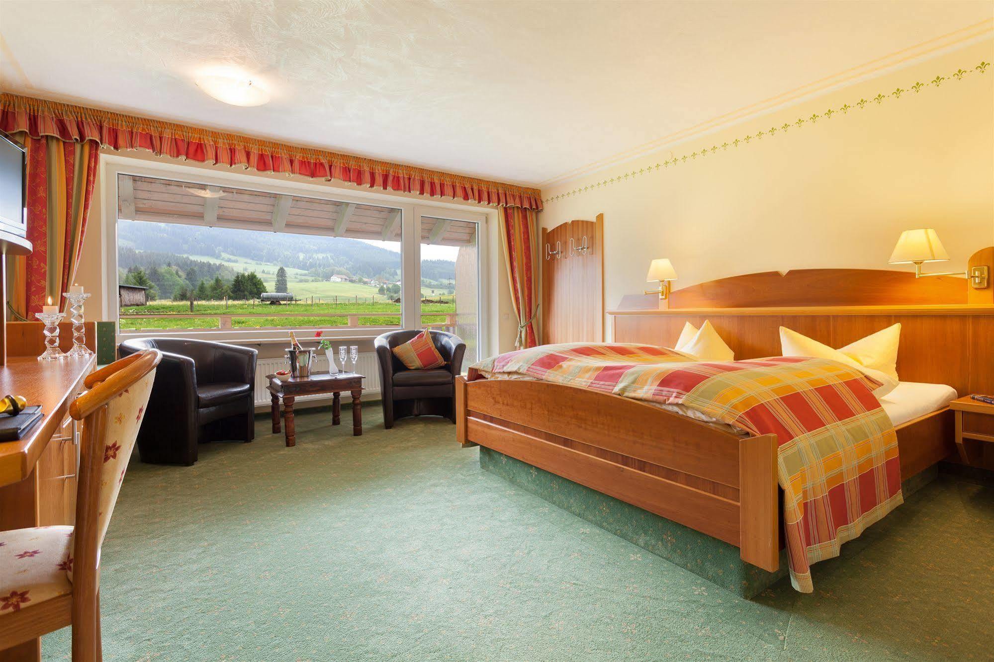 Hotel Nesselwanger Hof Zewnętrze zdjęcie